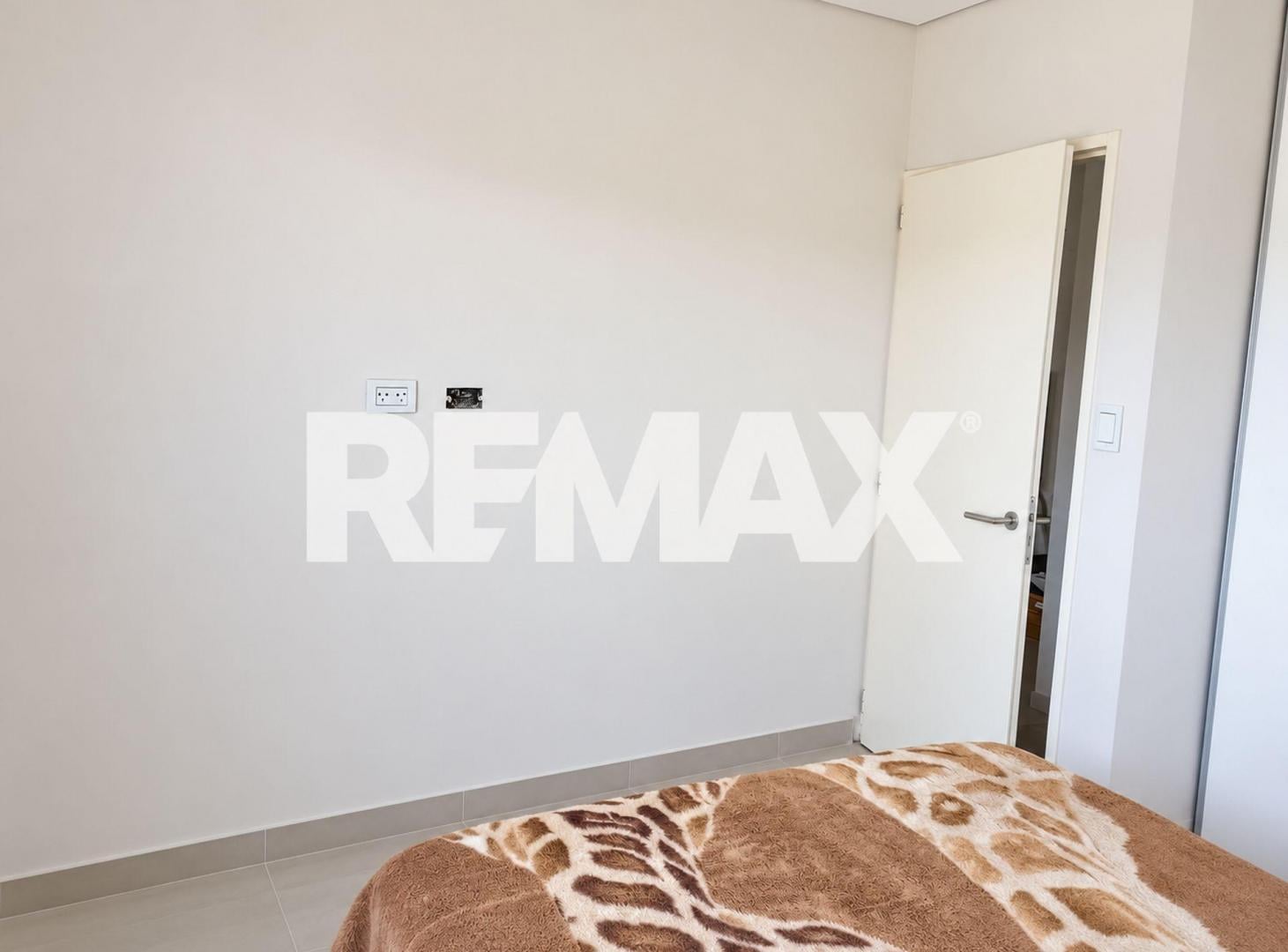 Foto de VENTA DEPARTAMENTO DE 1 DORMITORIO CIPOLLETTI RN, imagen 2