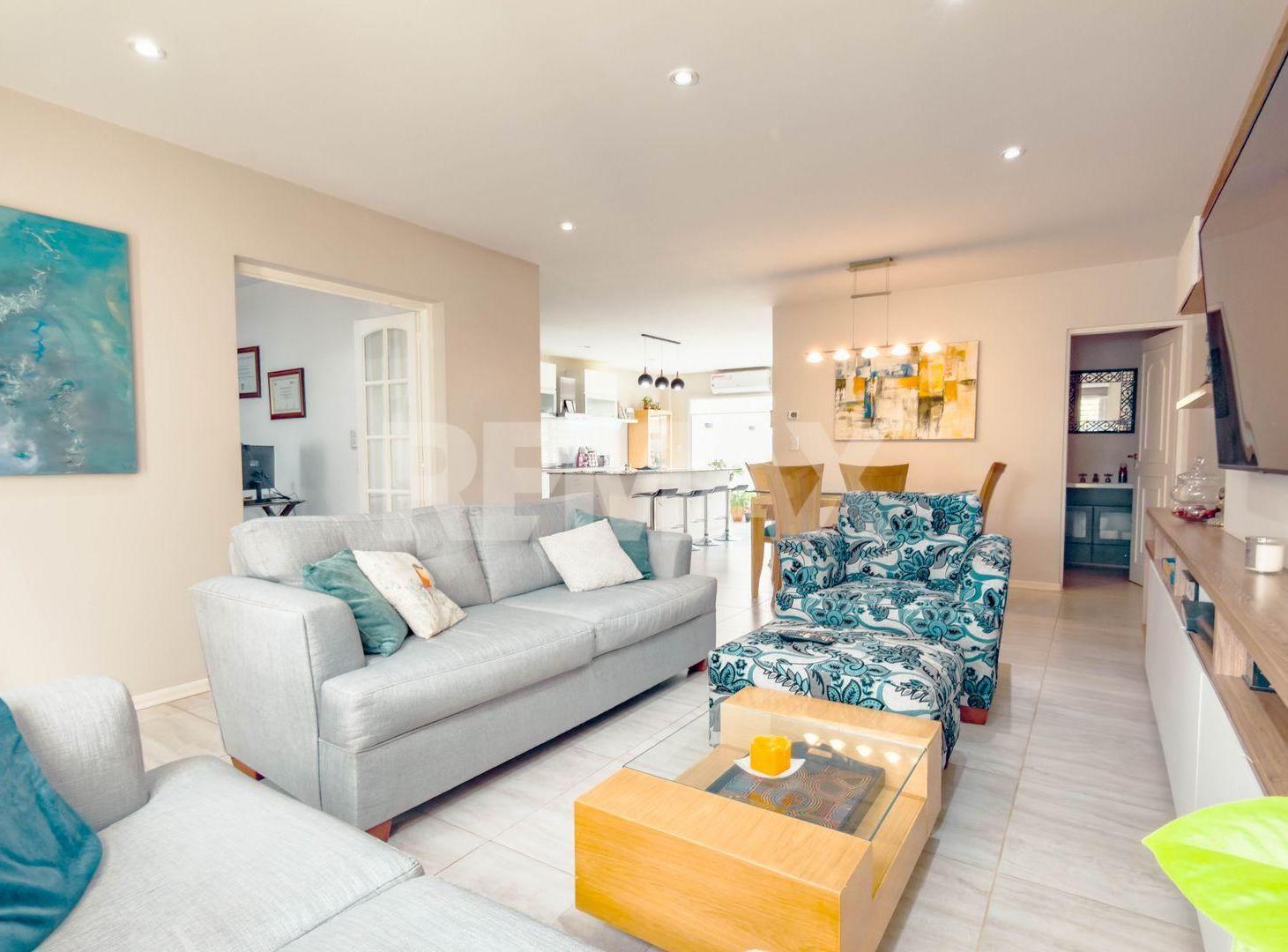 Foto de VENTA Casa 3 dorm + Estudio B Huiliches Neuquen, imagen 3