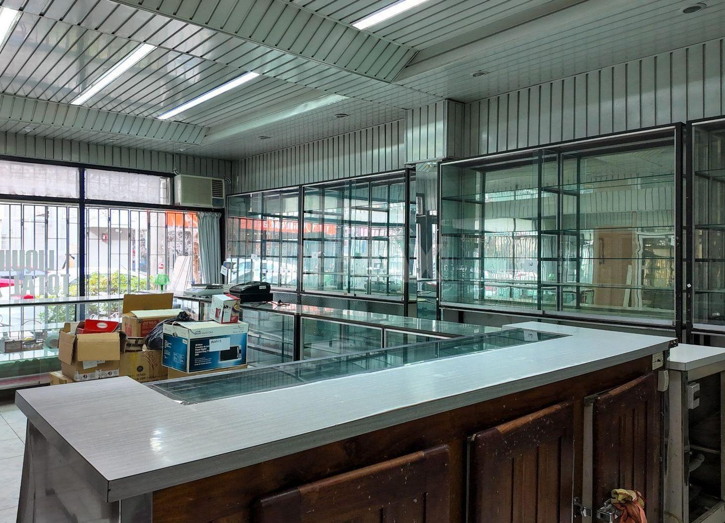 Foto de LOCAL COMERCIAL EN 2 PLANTAS EN ALQUILER, imagen 3