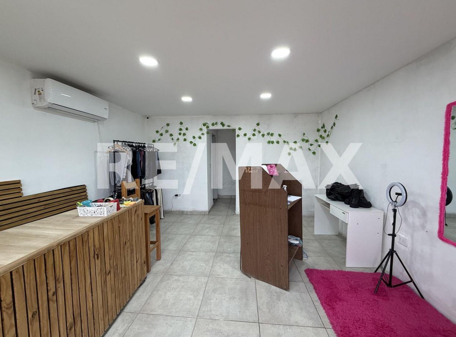 Foto de CASA + DOS LOCALES EN VENTA | ALLEN, imagen 2