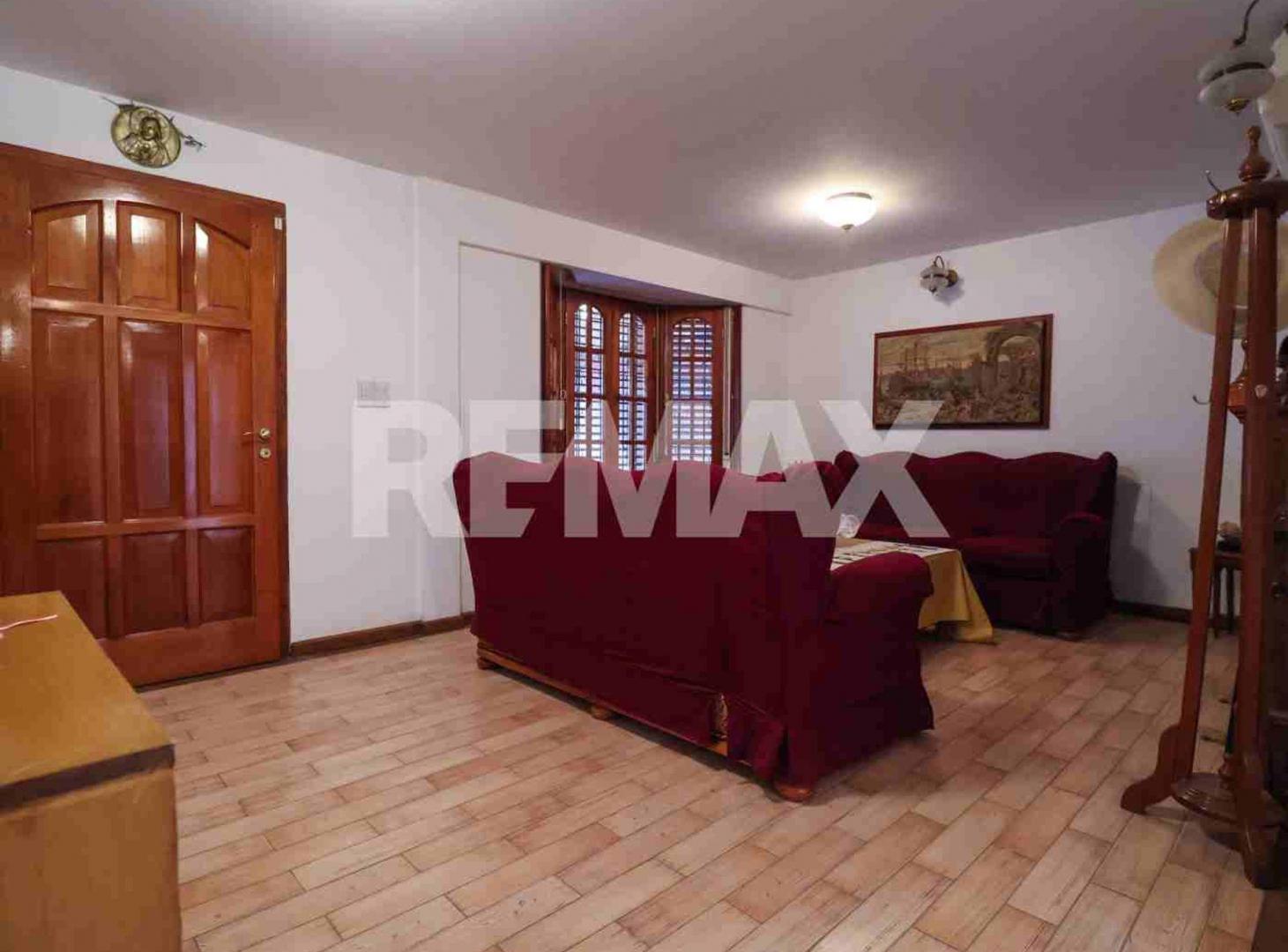 Foto de VENTA CASA DE 5 DORM | BRENTANA 675, NEUQUÉN, imagen 2