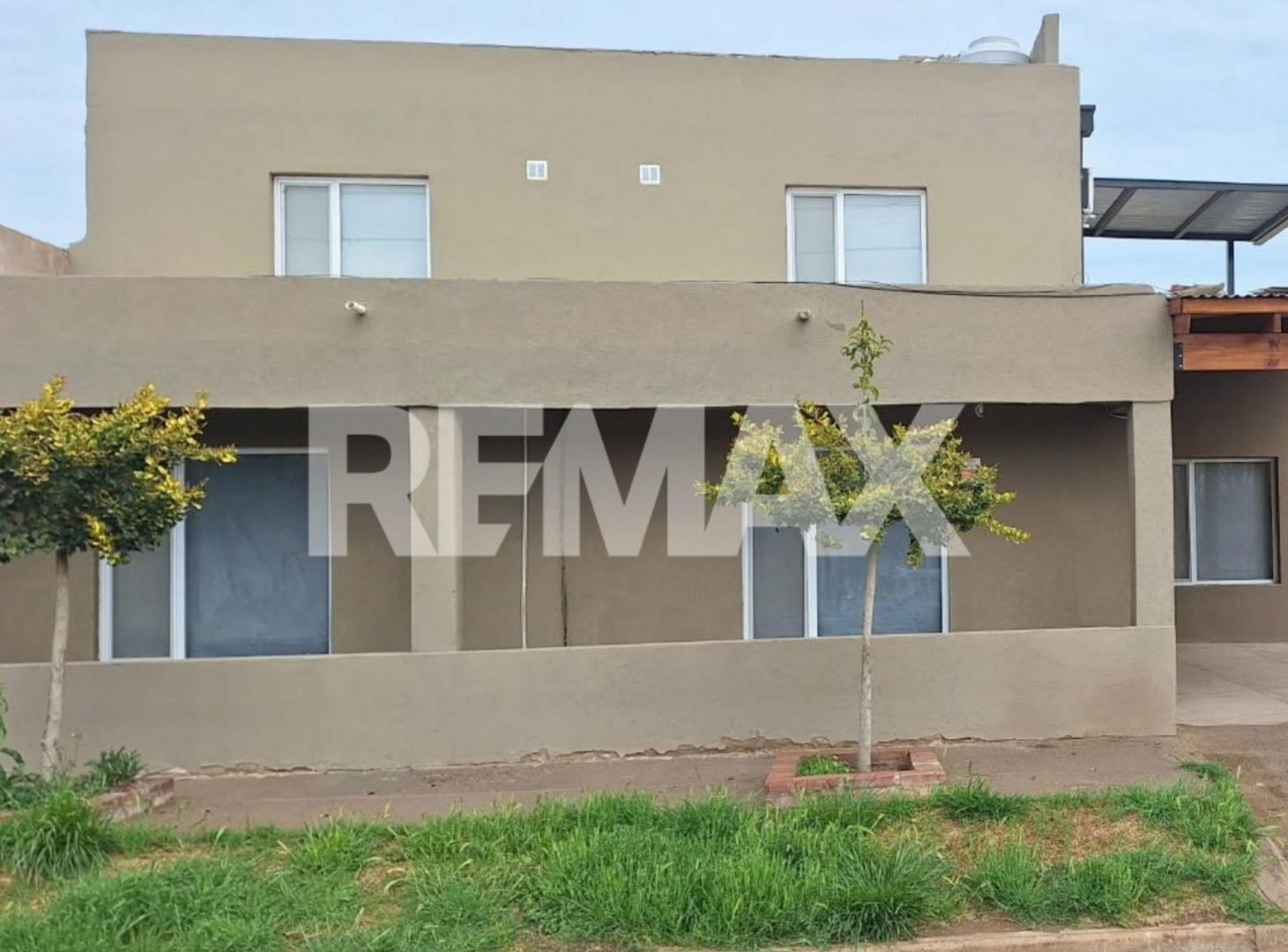Casa en venta, 4 dormis + Quincho en Villa Manzano