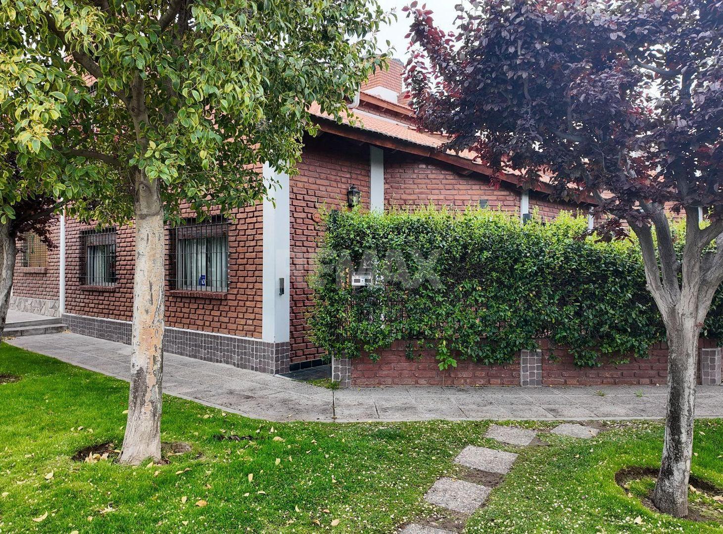 Foto de VENTA CASA 4 DORMITORIOS BARRIO CUMELÉN, imagen 1