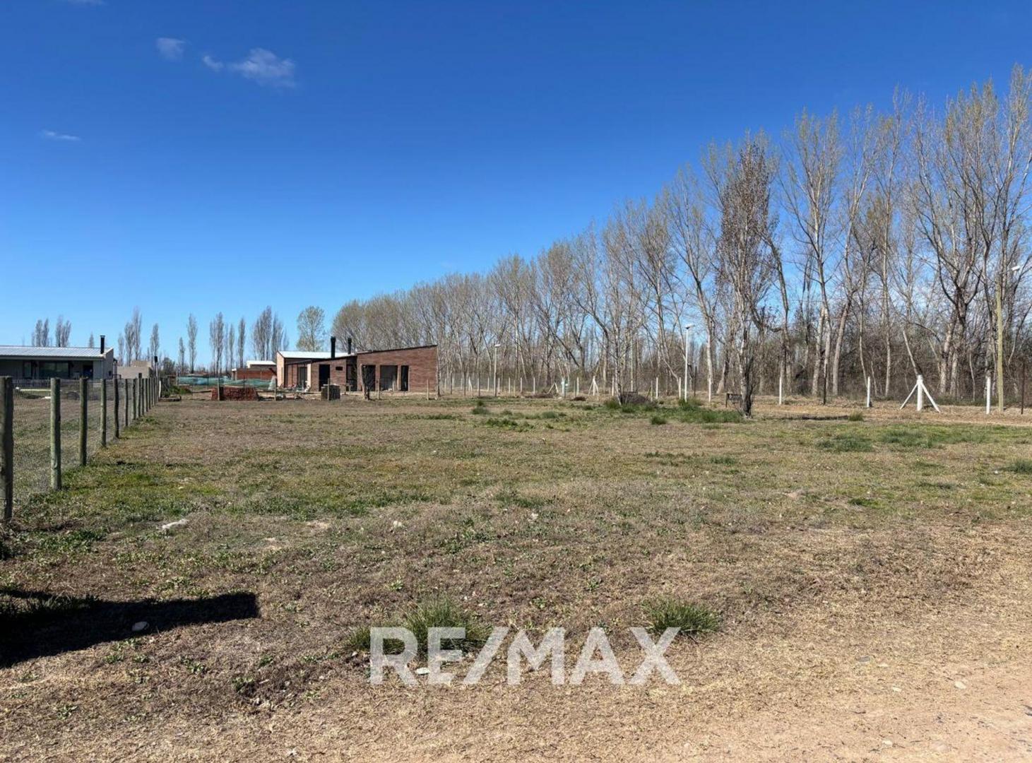 Foto de VENTA TERRENO Bº PRIVADO PLAZA PUEBLO - CIPOLLETTI, imagen 1