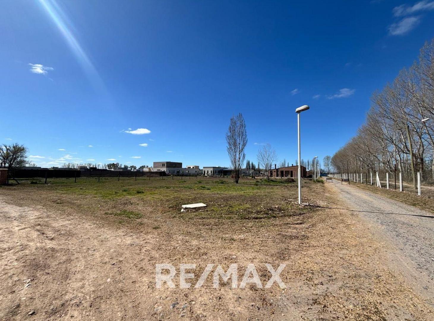 Foto de VENTA TERRENO Bº PRIVADO PLAZA PUEBLO - CIPOLLETTI, imagen 4