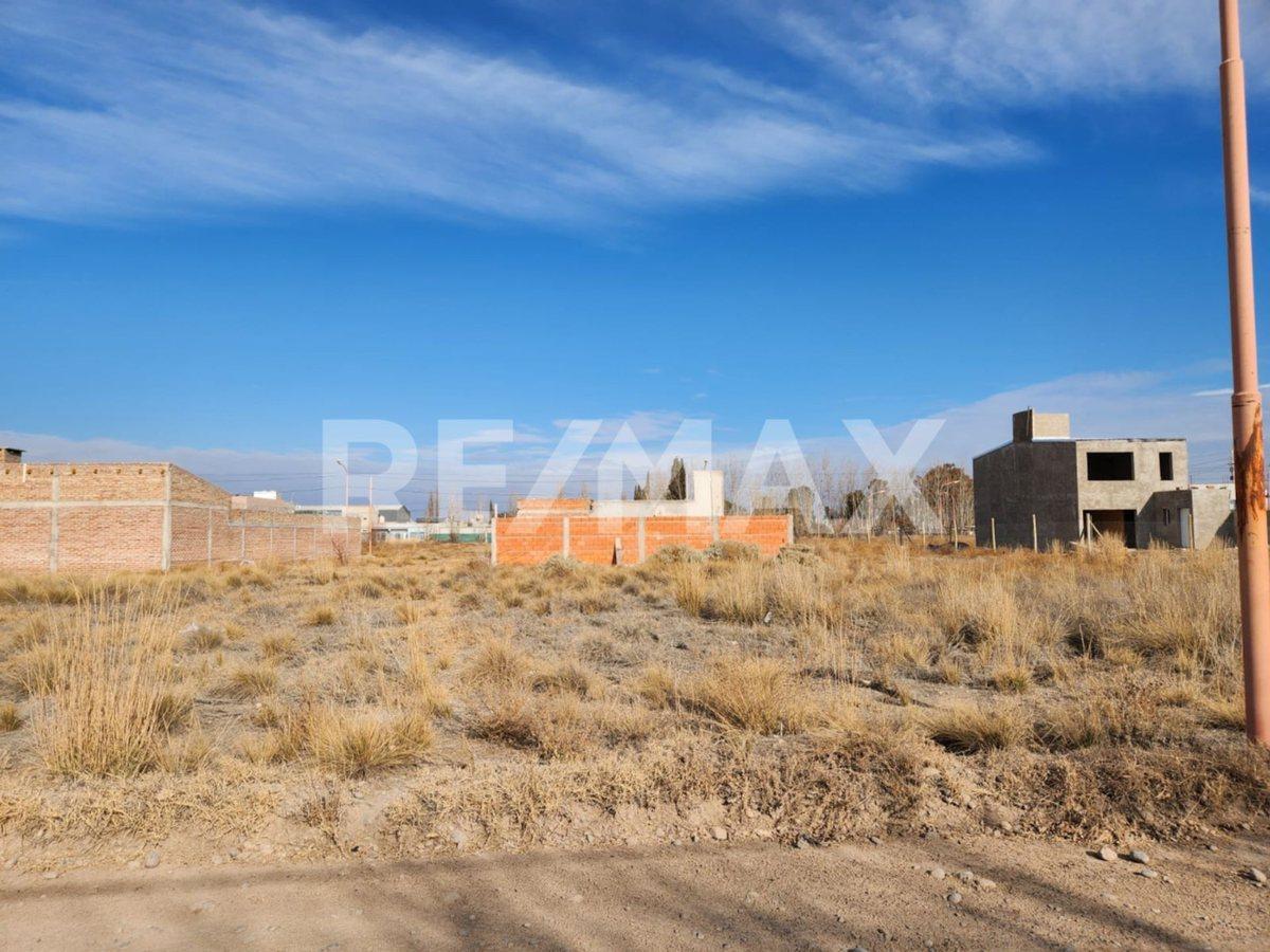 Foto de LOTE DE 379,89 M2 EN LOS PERALES FERNANDEZ ORO, imagen 2