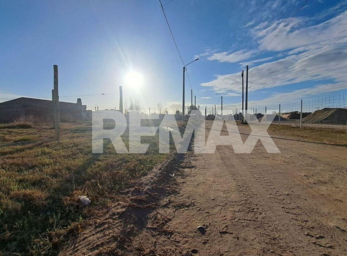 Foto de LOTE EN VENTA Bº CASTRO RENDON - PLOTTIER, imagen 2