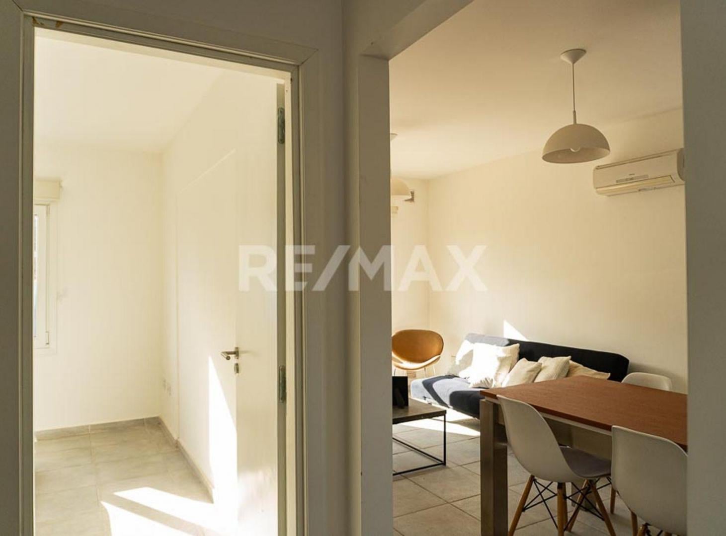 Foto de VENTA CASAS 2 DORM. LA FALDA, CIPOLLETTI, imagen 3