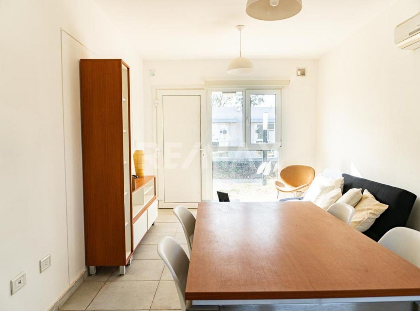 Foto de VENTA CASAS 2 DORM. LA FALDA, CIPOLLETTI, imagen 4