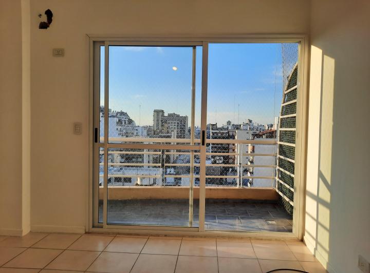 (AP/PROF) Piso alto -M/Lum - Balcón (FLORES) 2