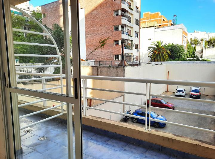 (AP/PROF) 43 m2 - Cocina separada - Balcón (FLORES) 5