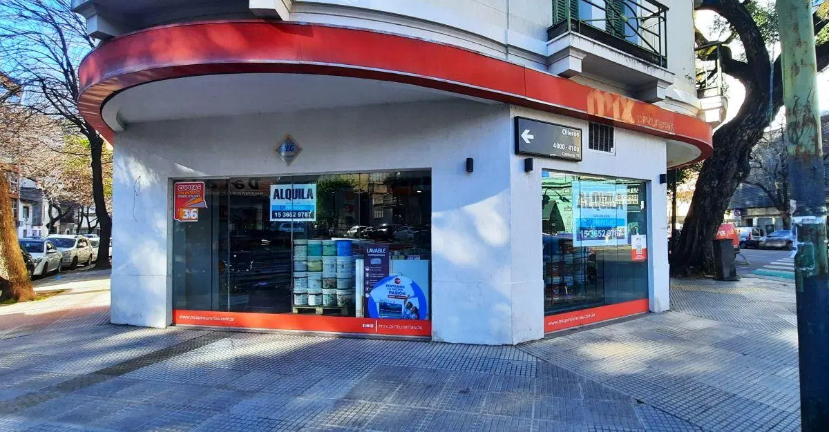 4 VIDRIERAS en 3 CALLES (5 ESQUINAS) 2