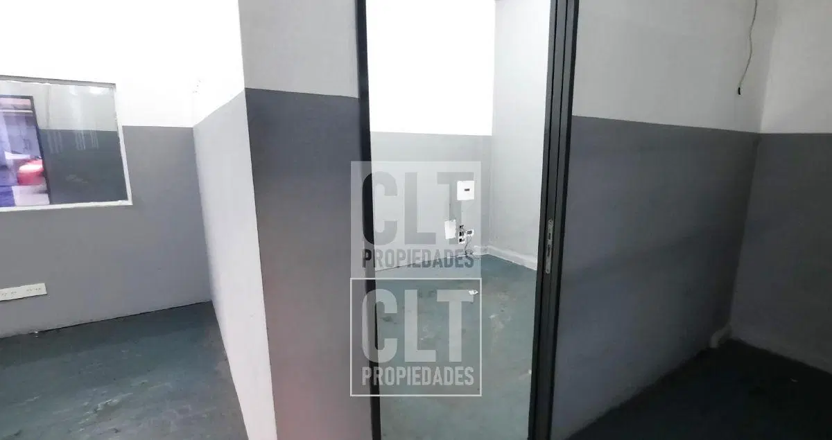 DEPOSITO/TALLER a 150 m de Av. Rivadavia 8100 (FLORESTA) 8