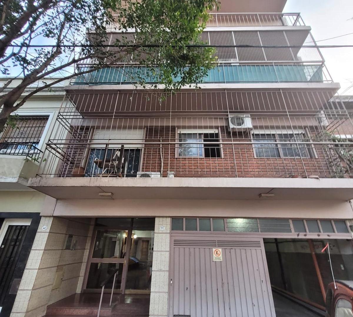 Departamento dos ambientes en el barrio de Flores