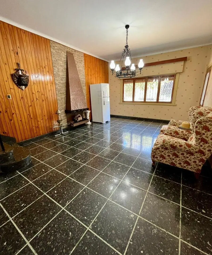 Excelente casa multifamiliar en Parque Avellaneda. 4