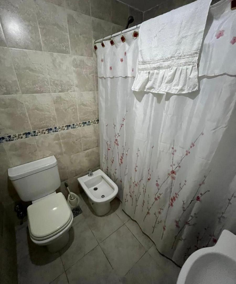 Departamento Monoambiente con balcon y cochera optativa en Flores