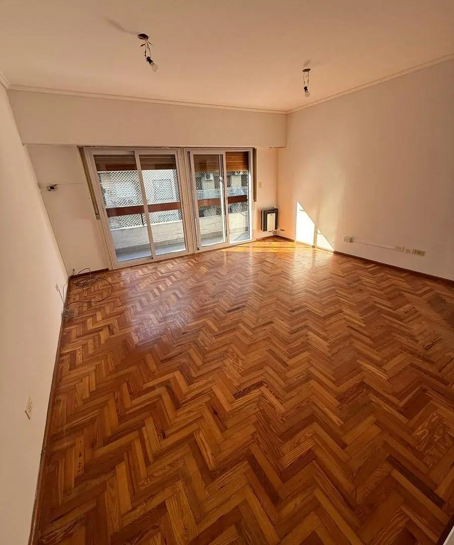 Departamento de 3 ambientes con doble balcon en el barrio de Flores 1