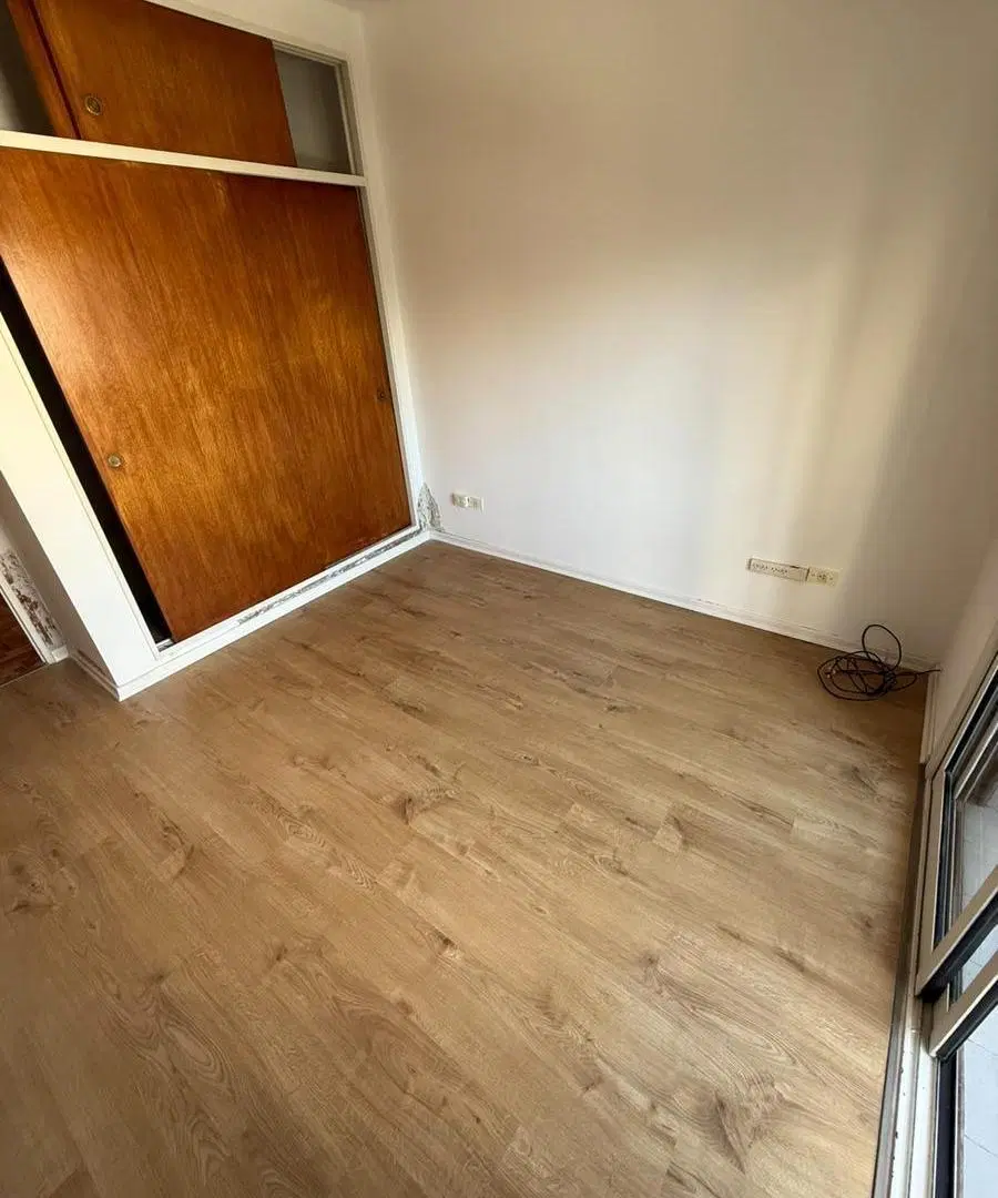 Departamento de 3 ambientes con doble balcon en el barrio de Flores 4