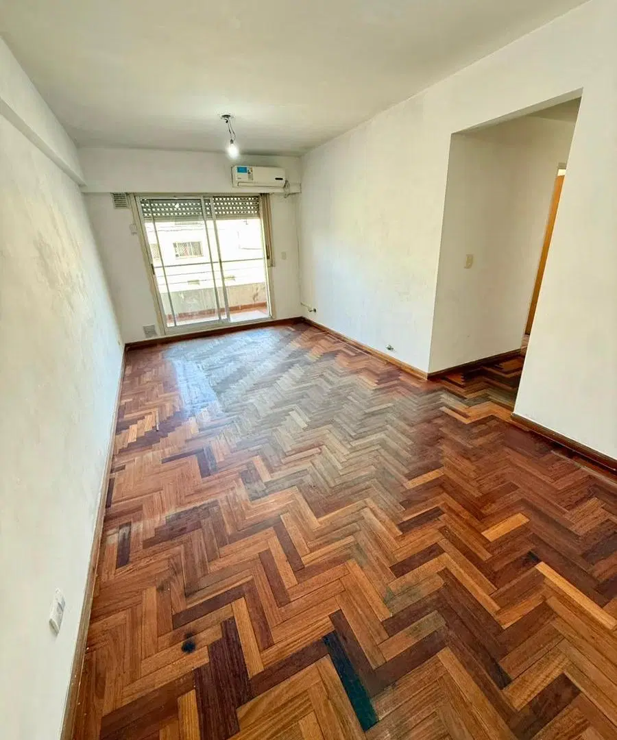 Departamento semipiso de 3 ambientes con cochera en Flores 2
