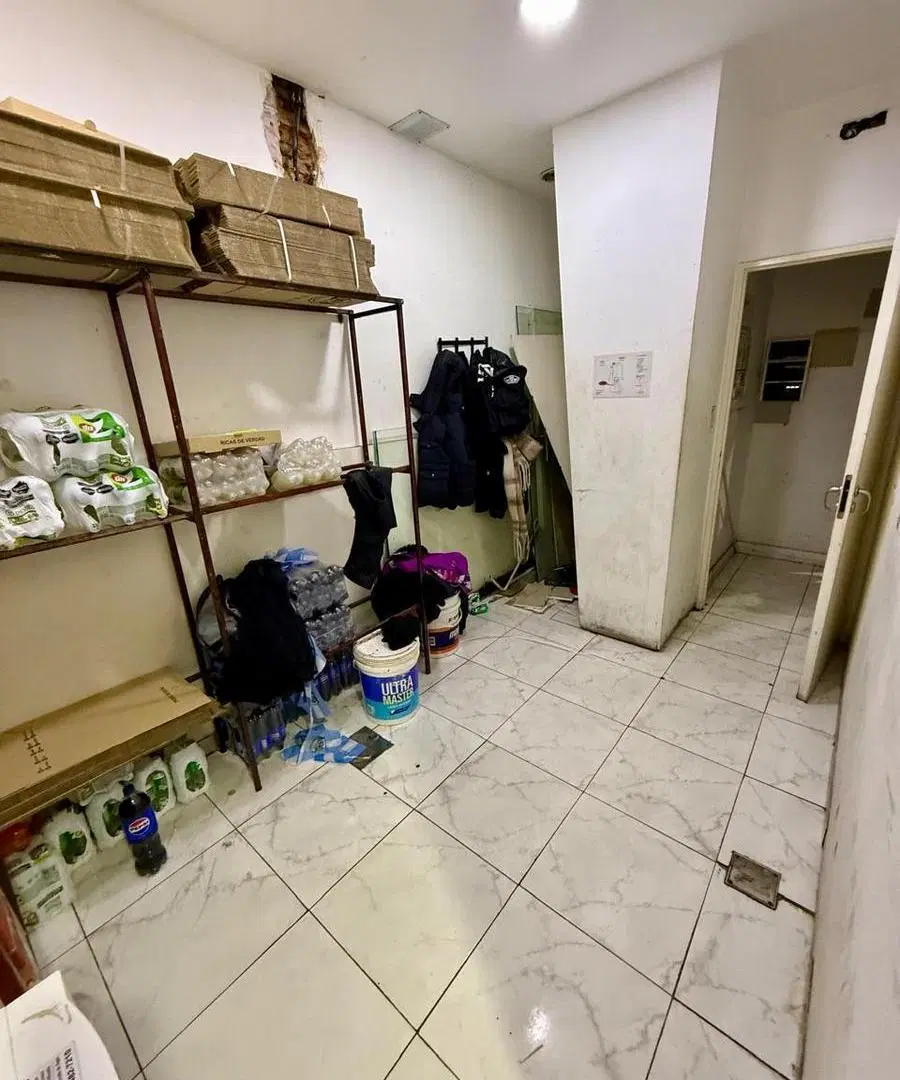 Venta Local en Av Rivadavia y San Pedrito, zona comercial Flores. 4