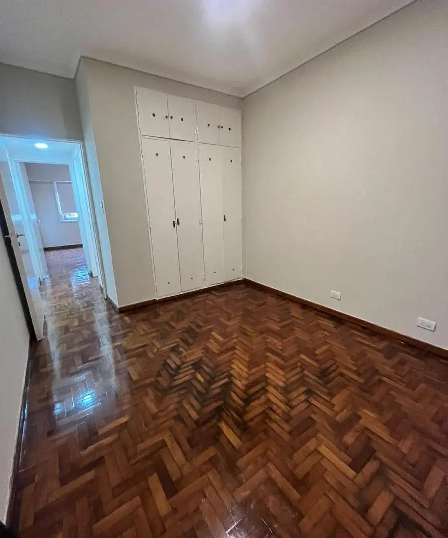 Departamento de 3 ambientes con balcon en el barrio de Flores 4
