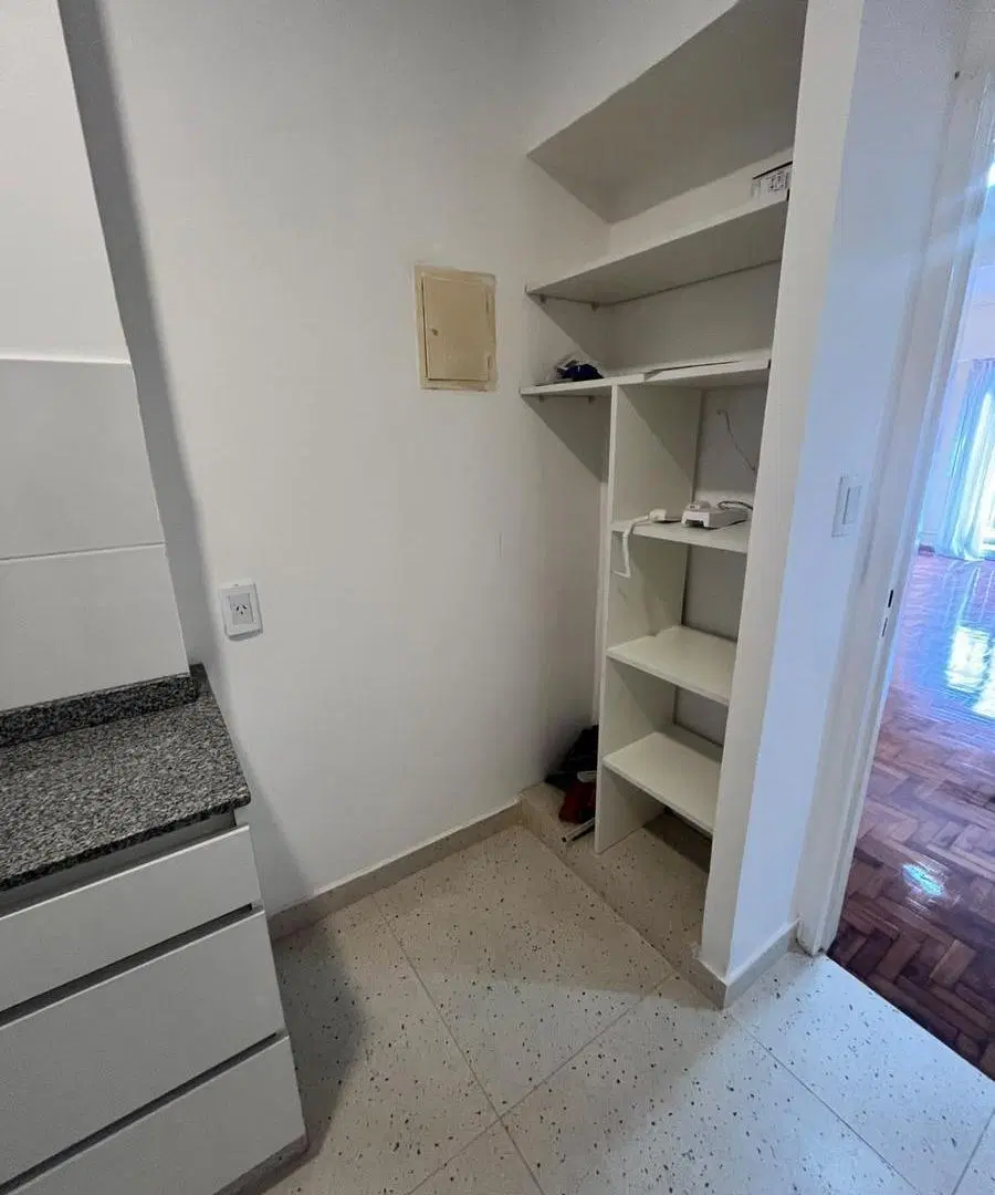 Departamento de 3 ambientes con balcon en el barrio de Flores 5
