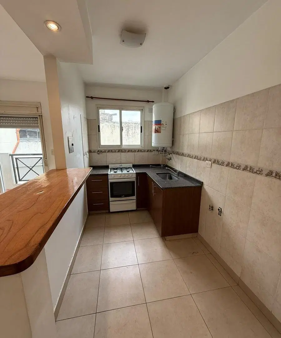 Departamento de 2 ambientes en el barrio de Floresta 1