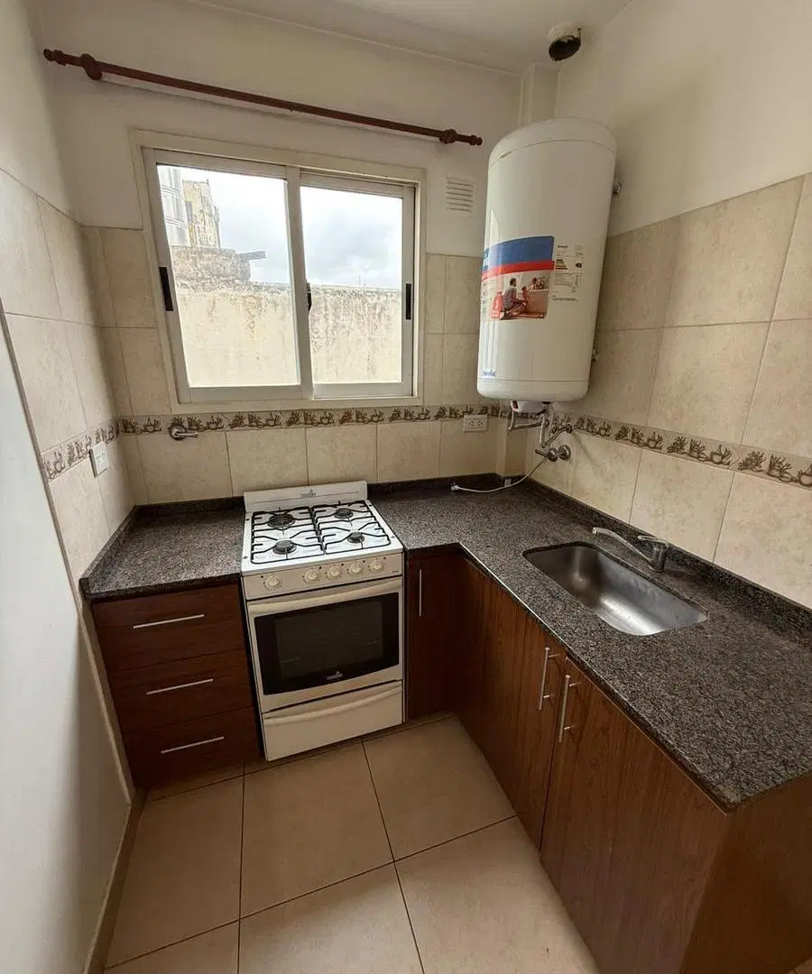 Departamento de 2 ambientes en el barrio de Floresta 8
