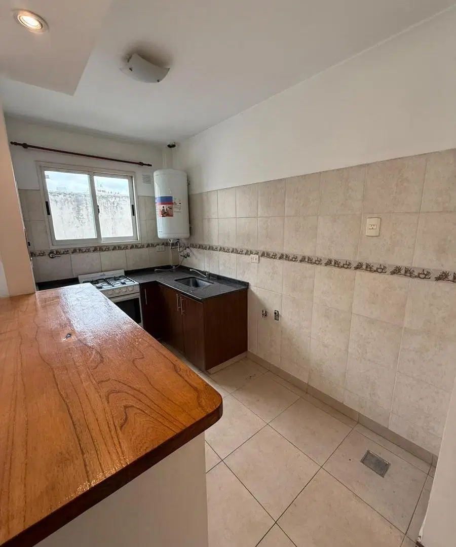 Departamento de 2 ambientes en el barrio de Floresta 2