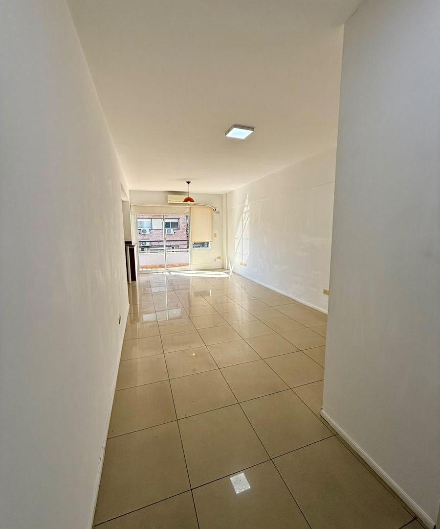Foto de Venta Departamento monoambiente al frente con balcón, imagen 1