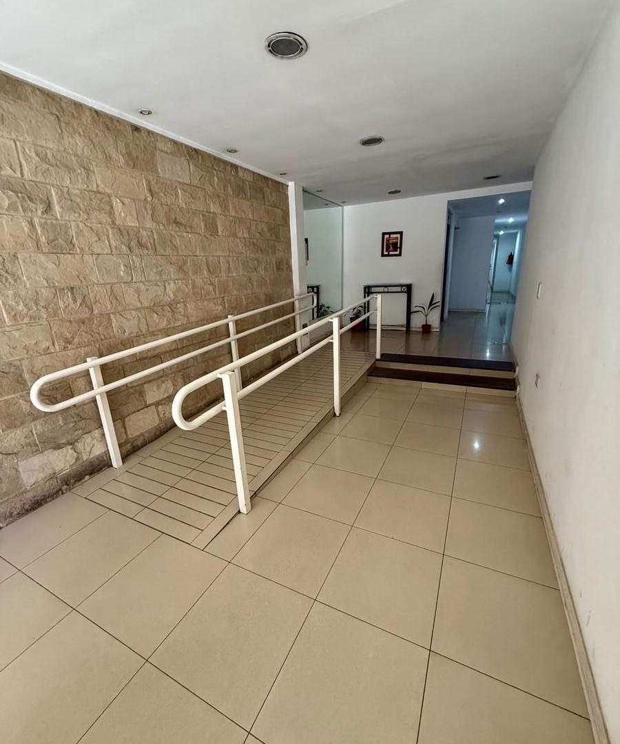 Foto de Venta Departamento monoambiente al frente con balcón, imagen 2