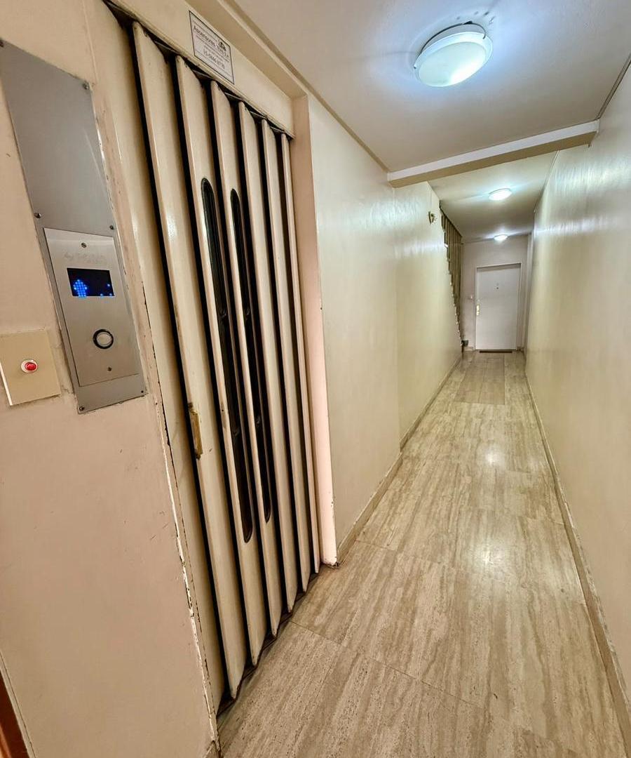 Foto de Venta Departamento tres ambientes al contrafrente en Flores, imagen 3