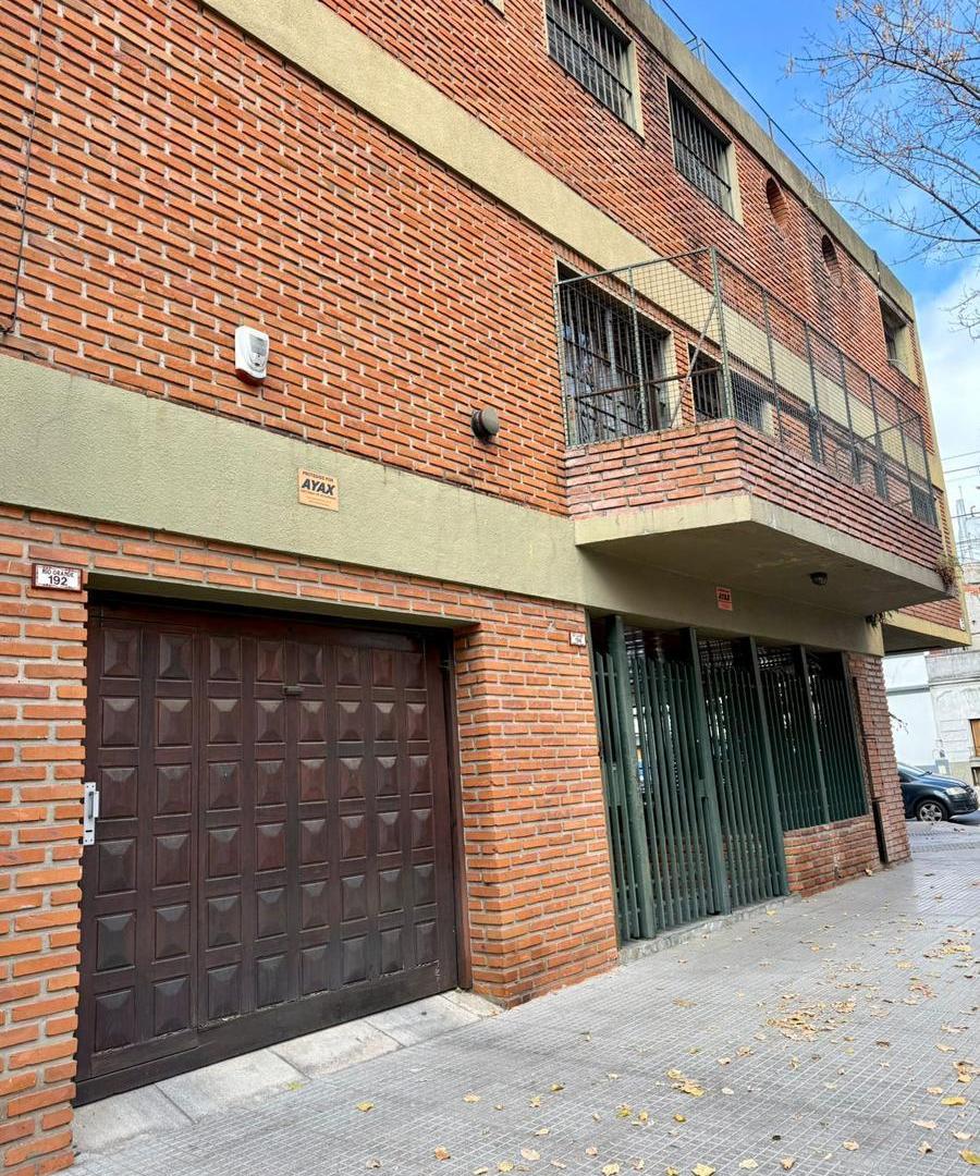 Foto de Venta Triplex en el barrio de Floresta, imagen 1