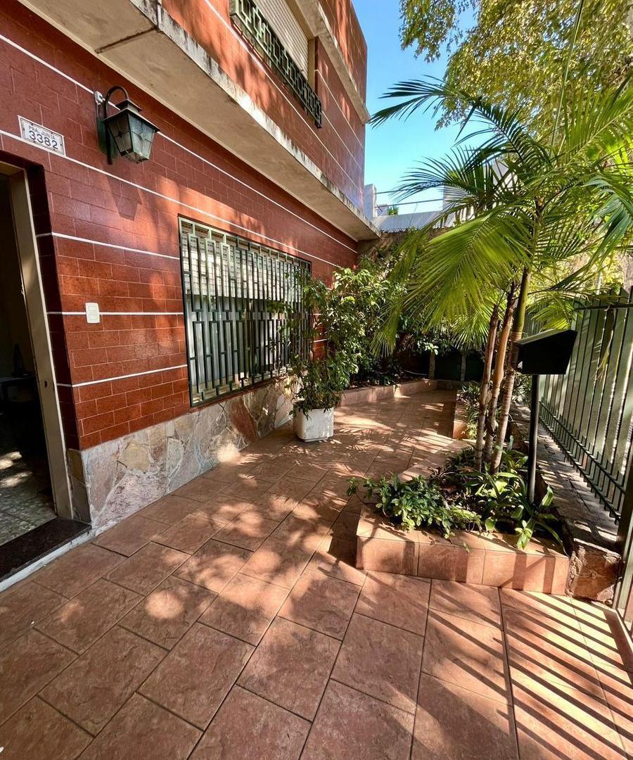 Foto de Venta Casa de 5 ambientes en Flores, imagen 1