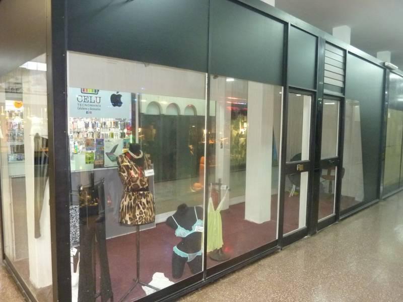 Foto de Local 12 m2 + baulera 21 m2 de baulera Galeria Boulevard Av. Rivadavia, imagen 3