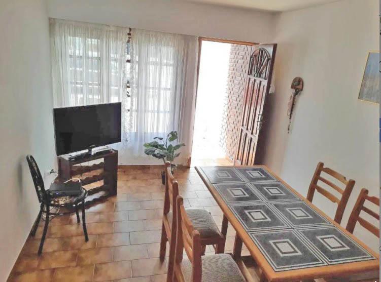- Triplex 4amb Al Frente con Cochera y Patio. 2