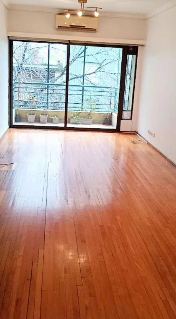 3 ambientes al frente con cochera fija y balcon 4