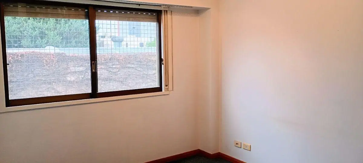 3 ambientes al frente con cochera fija y balcon 1