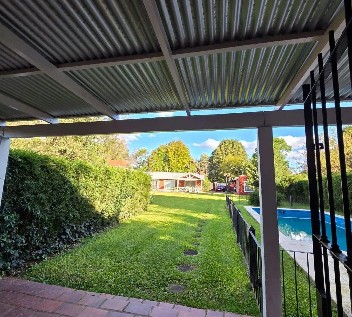 Casa quinta sobre lote de 1.523 m² con piscina 5