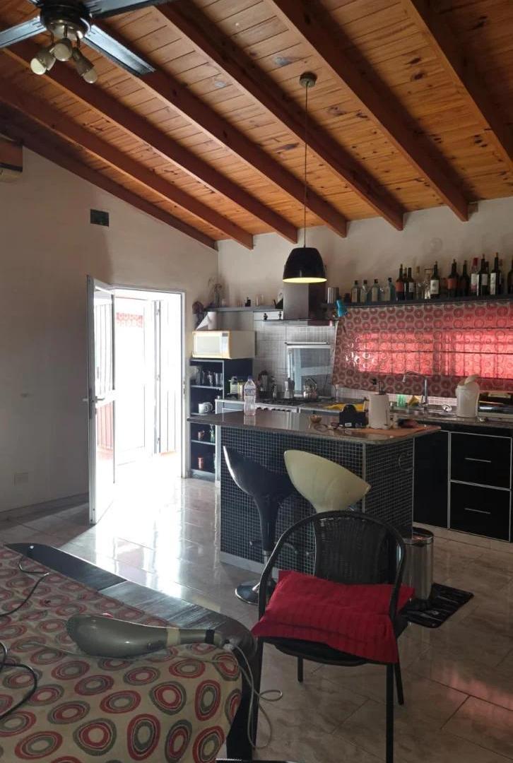 Foto de DEPARTAMENTO CON GALPON, imagen 3