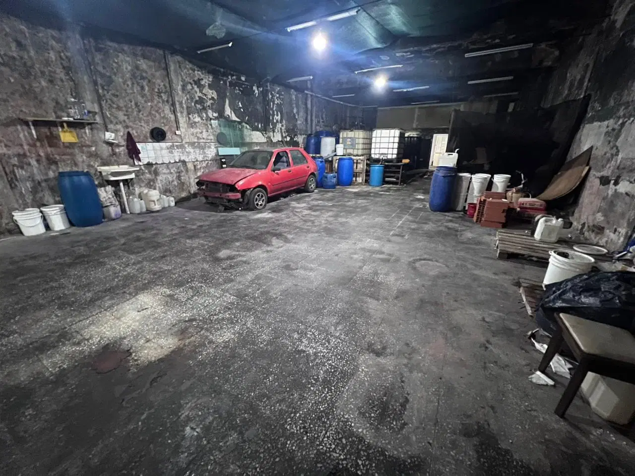 Local comercial en alquiler en Lanús Este 5