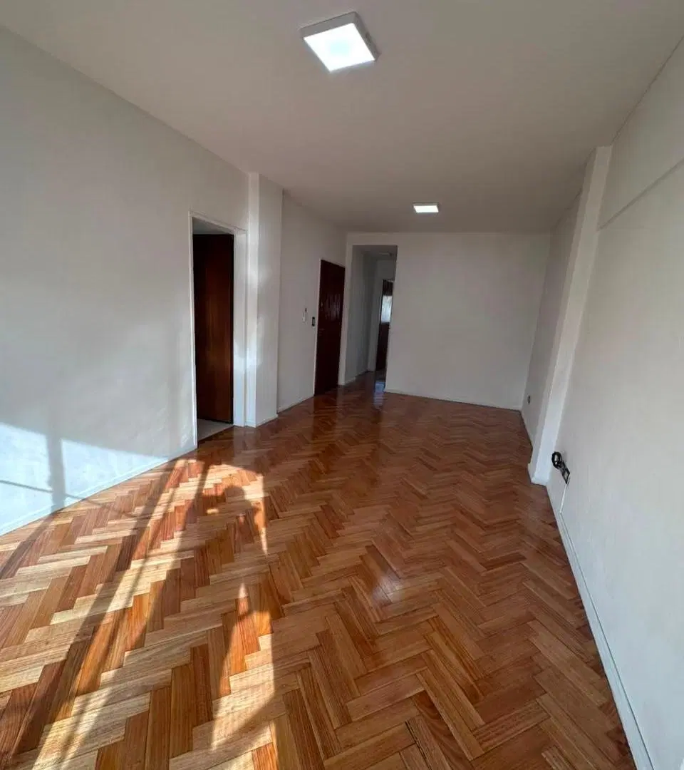 2 ambientes con cochera en alquiler en Lanús Este 8