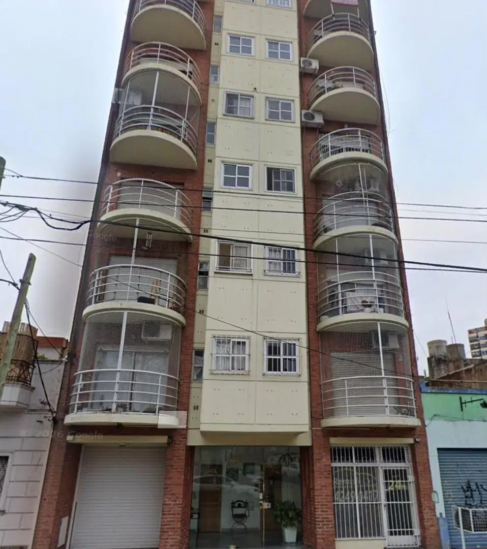 Departamento 2 ambientes en alquiler en Lanús Este 2
