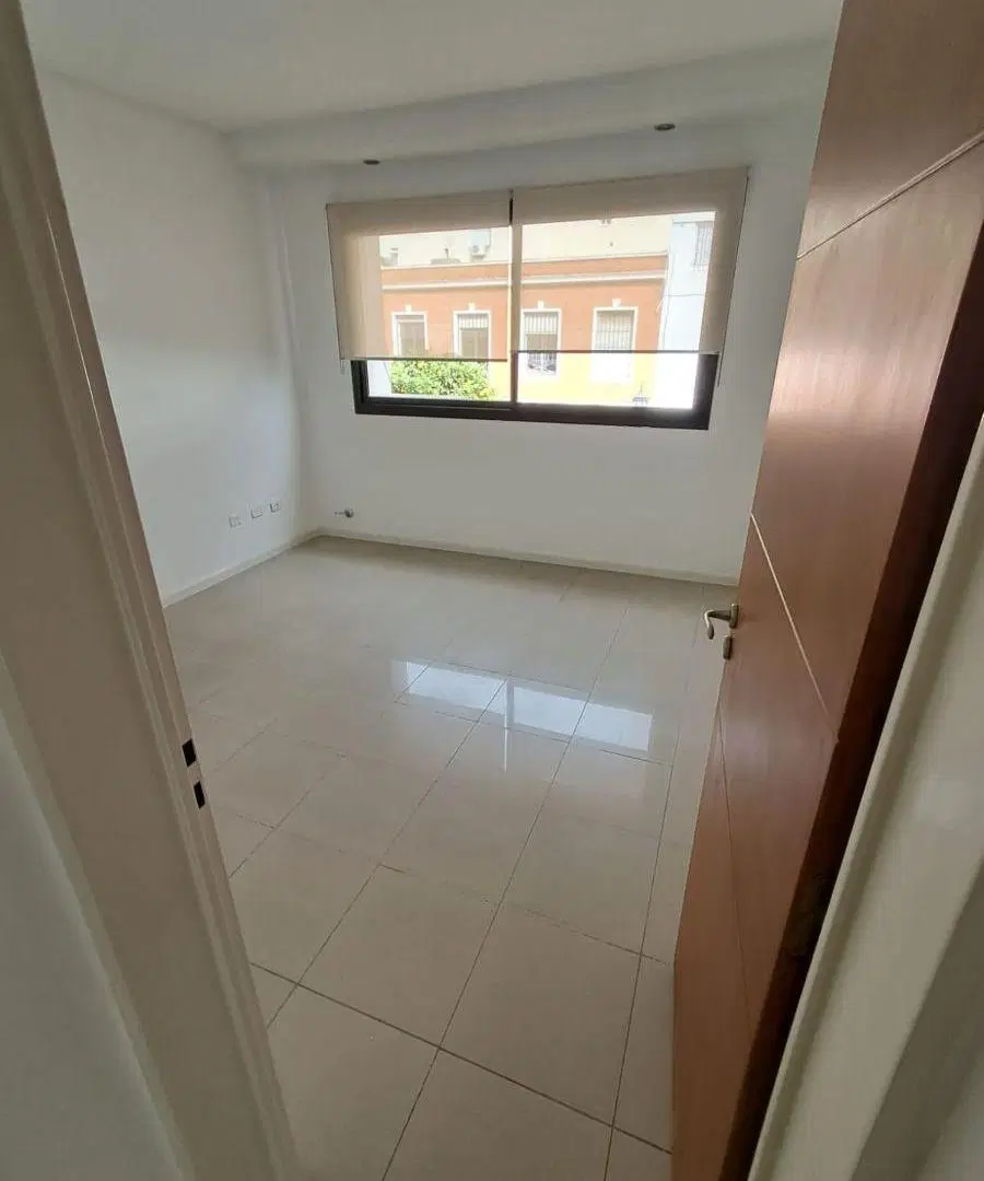 Impecable Oficina en alquiler Centro de San Isidro 4