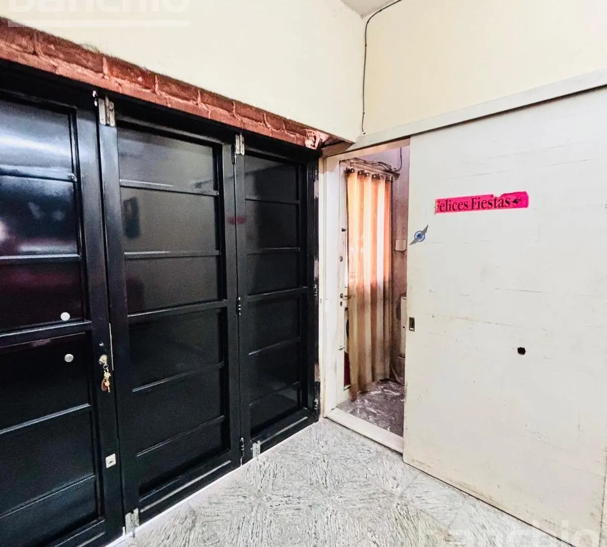 Venta Casa Al Frente 2 Dormitorios   Cochera - Echesortu 2