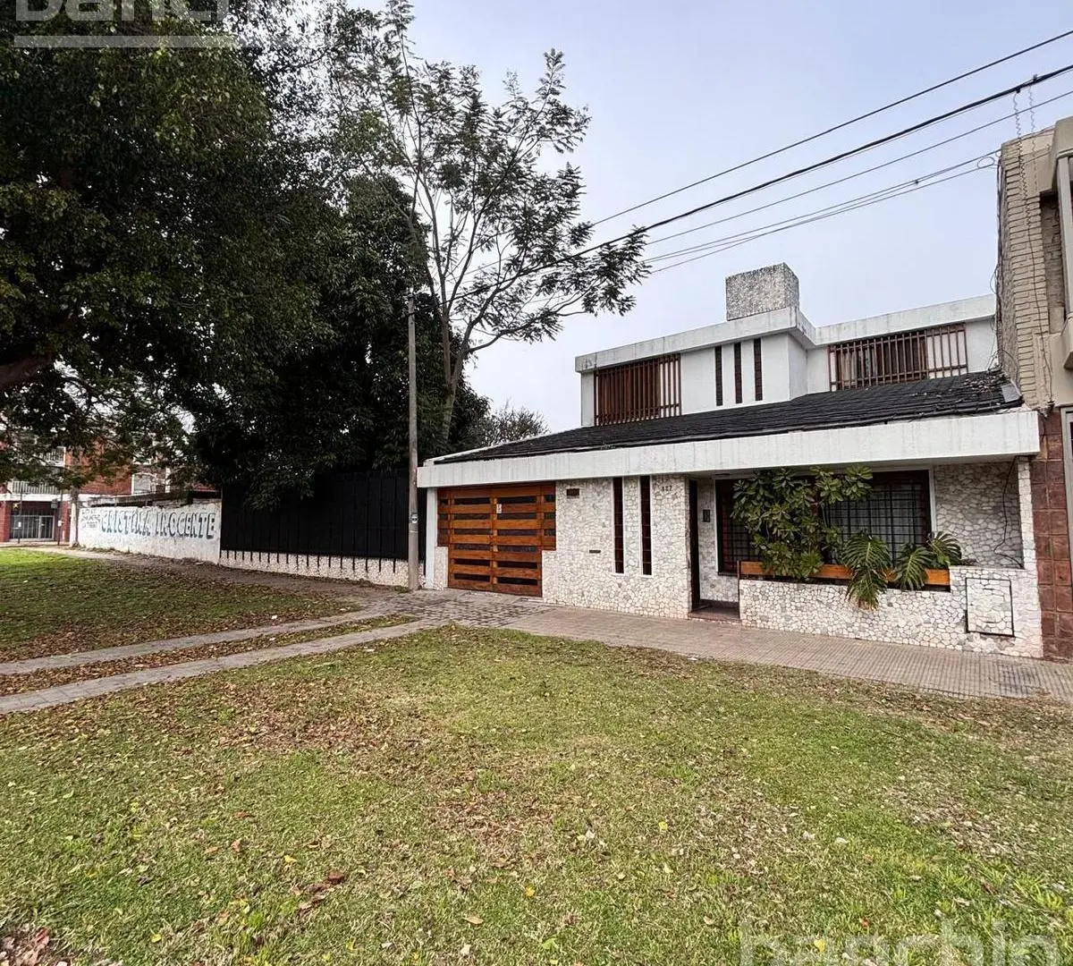 Venta Terreno Excepcional 400 mt2 en Abasto 4