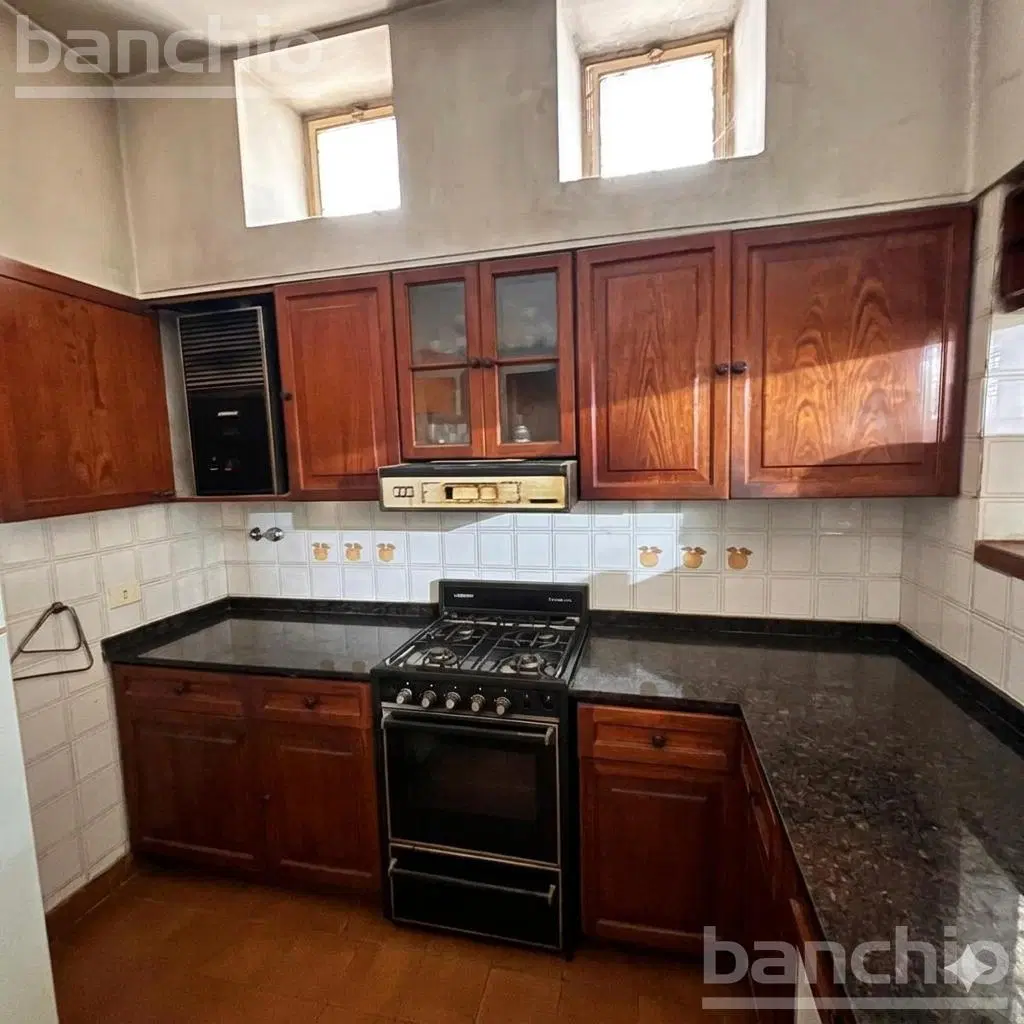 Venta Casa 2 Dormitorios en Abasto 5