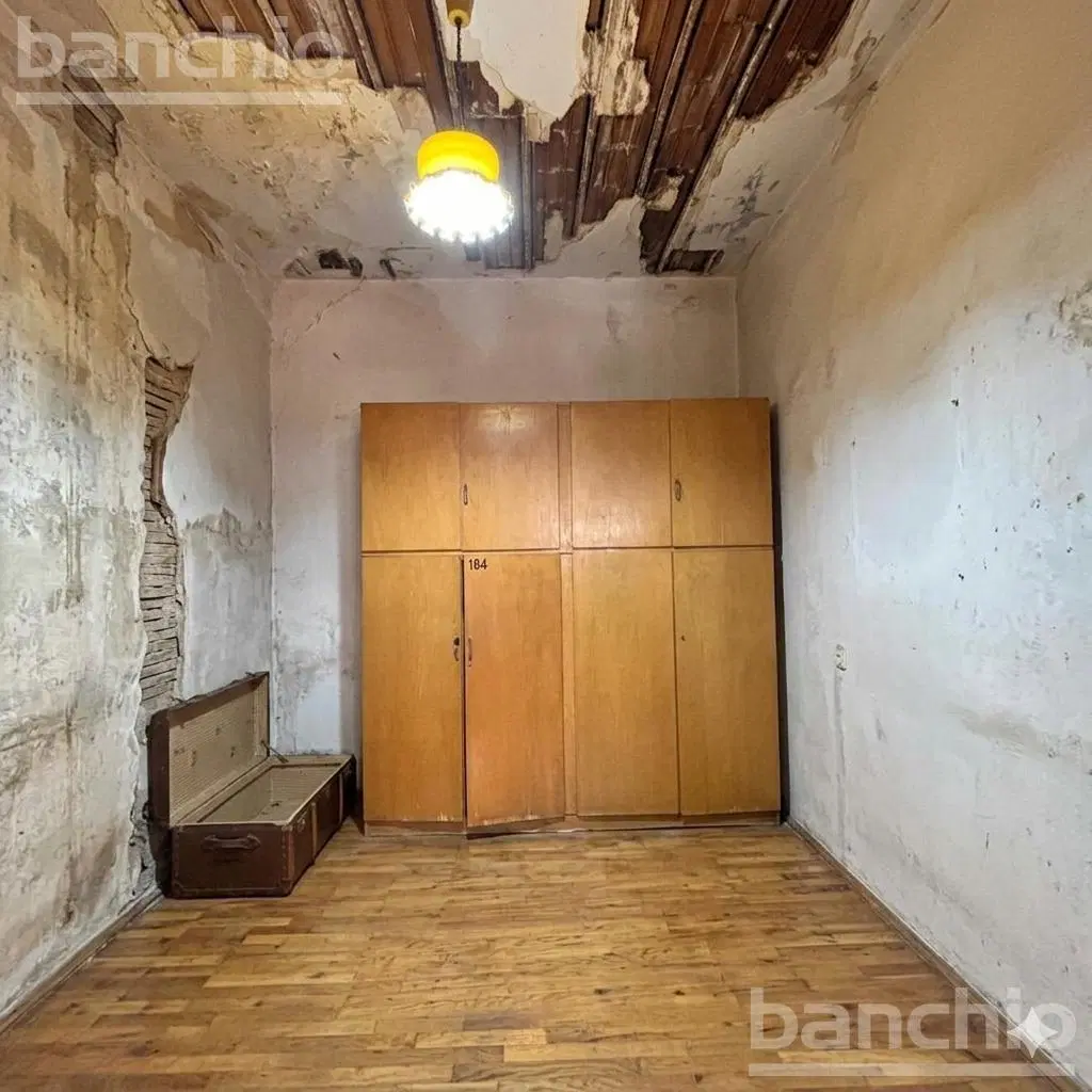 Venta Casa 2 Dormitorios en Abasto 8