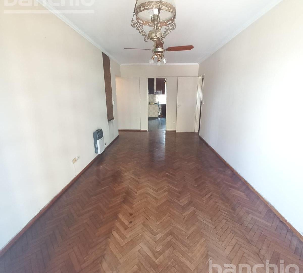 Departamento en alquiler de 2 dormitorios con cochera