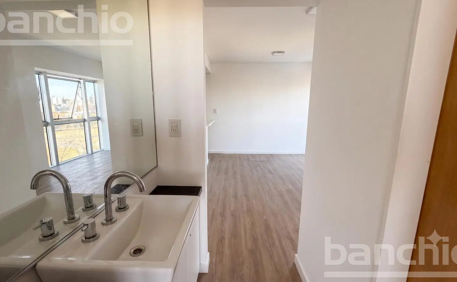 Venta Un Dormitorio con cochera Puerto Norte Torre Arealis 8